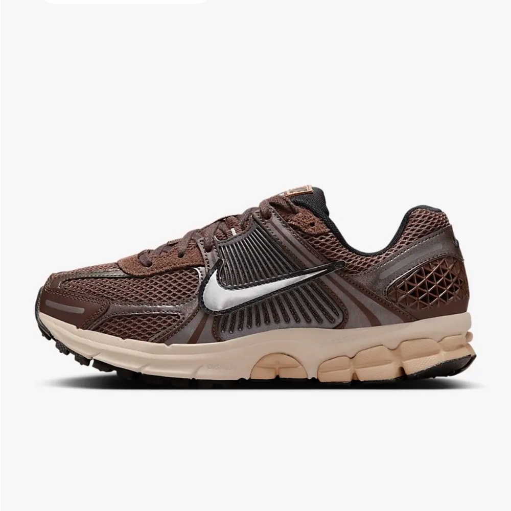 Women’s Nike Shoe Vomero 5